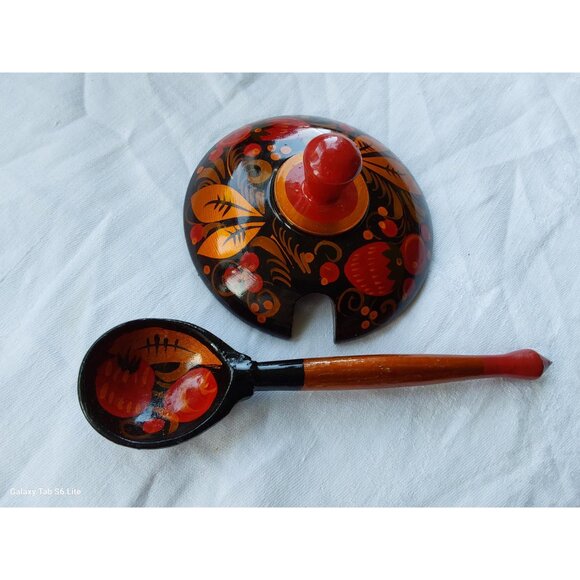 Two pieces of Russian khokhloma folkart wood bowls strawberries and red flowers - Picture 3 of 10